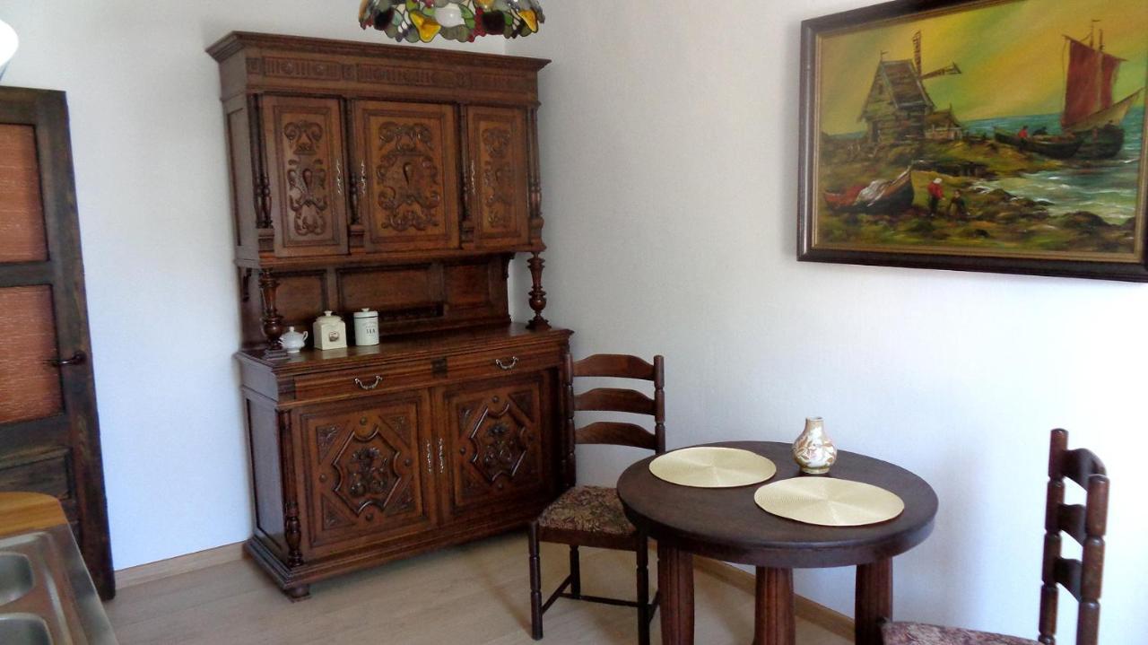 Dwupokojowe Mieszkanie Z Balkonem เอากุสตูฟ ภายนอก รูปภาพ
